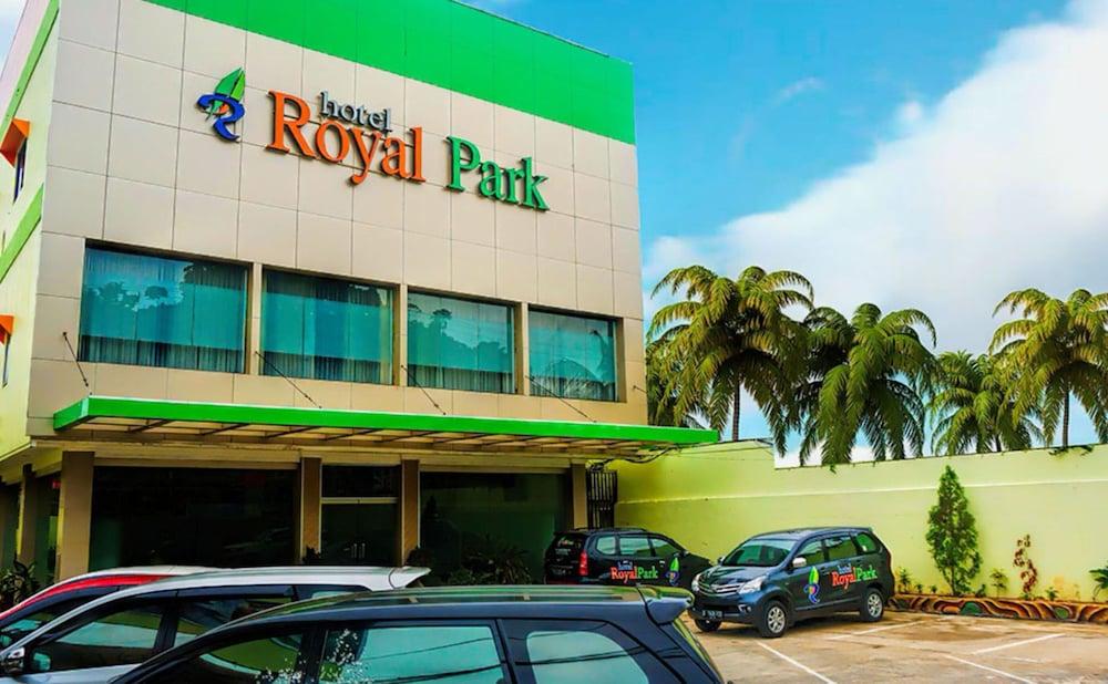 Royal Park Hotel Samarinda Exterior foto