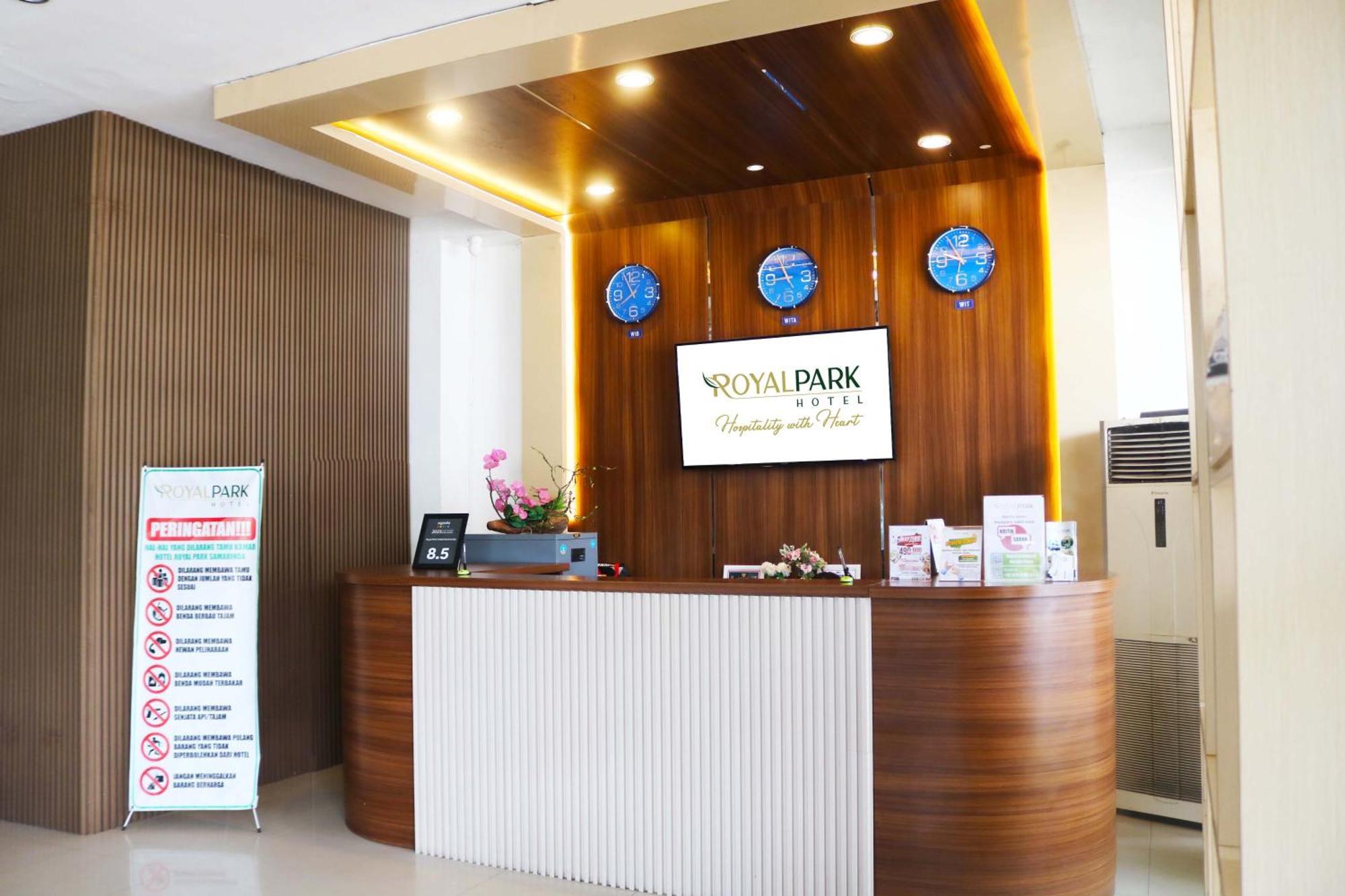 Royal Park Hotel Samarinda Exterior foto