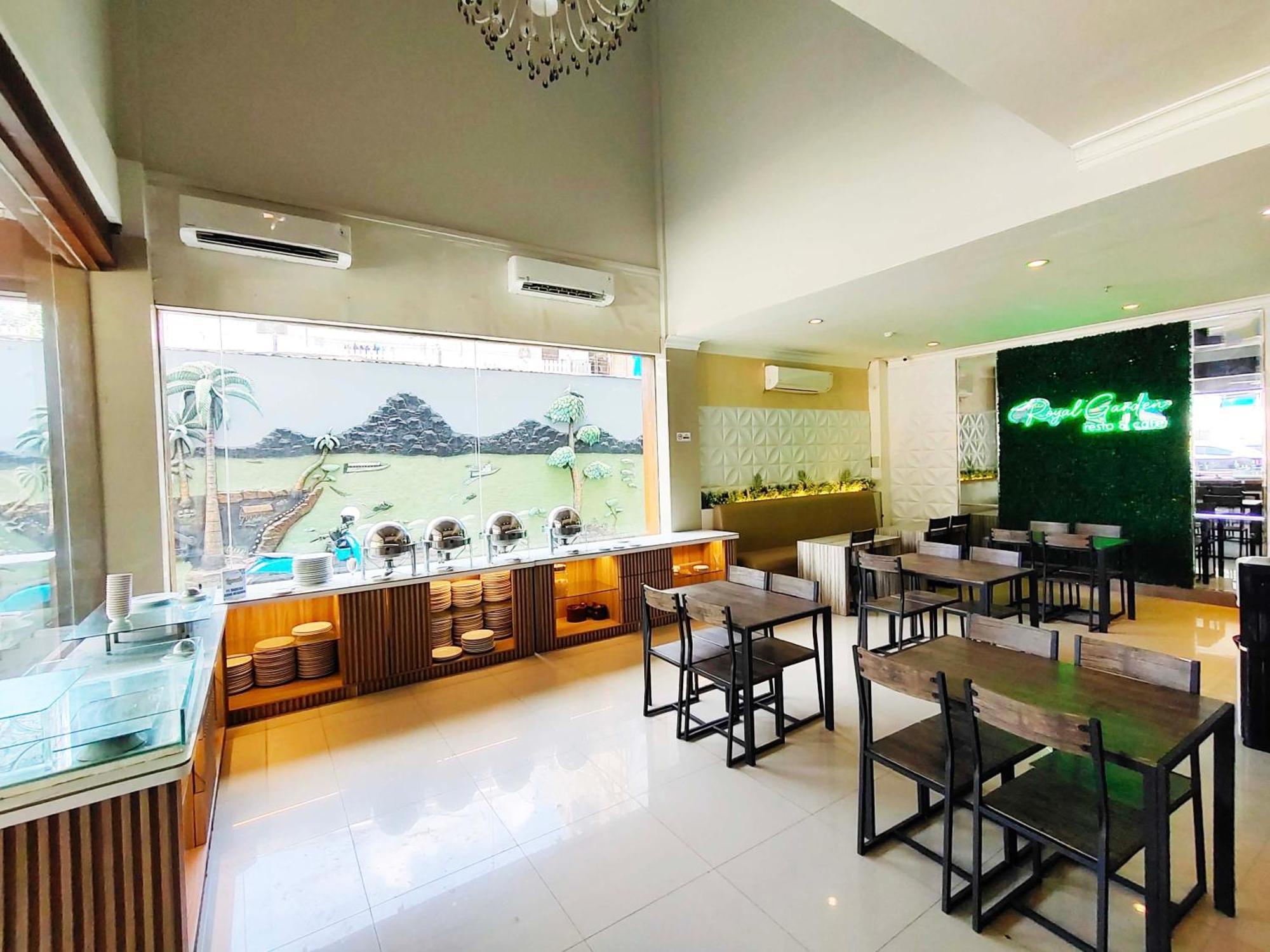Royal Park Hotel Samarinda Exterior foto